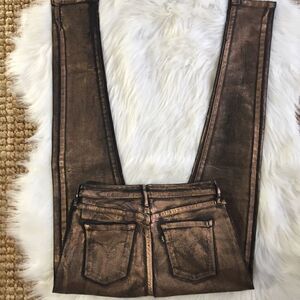 Levi’s Coated Leggings in Gold Size 26